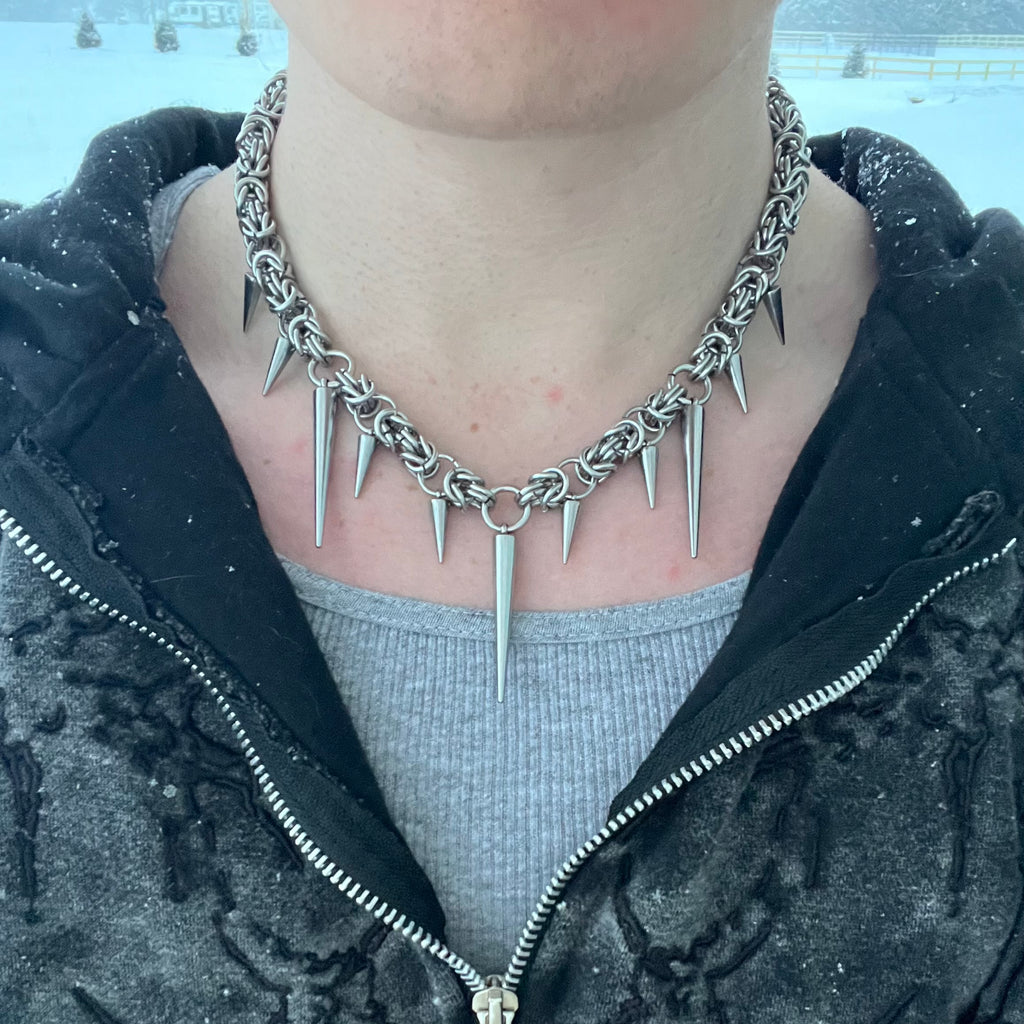 “trispike” chainmail necklace