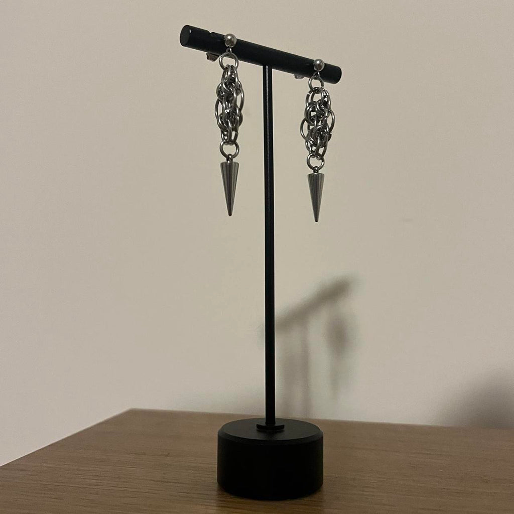 hanging spike chainmail ellipse earrings