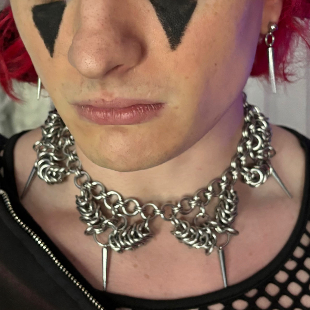 “laughless fool” choker and earrings set